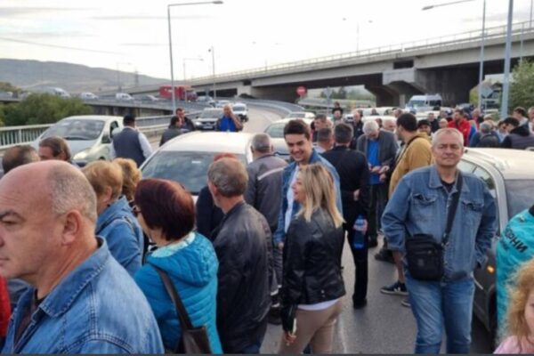 Миньори и енергетици блокираха проход и ключови пътища в протест срещу въглищния преход