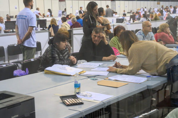 След изборите: Изборната комисия обяви крайните резултати в София