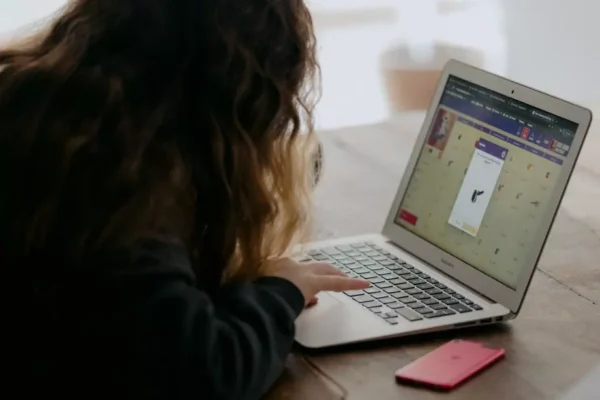 Рекорден брой сигнали за онлайн престъпления срещу деца: 95% от тях са за сексуална експлоатация