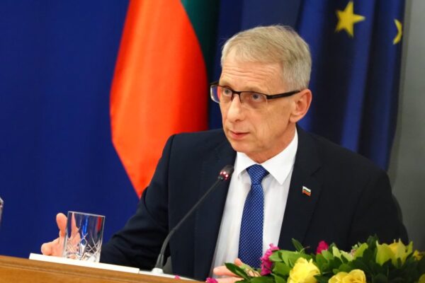 Габриел не присъства на заседанието на Министерския съвет, Денков призова министрите да се концентрират върху работата