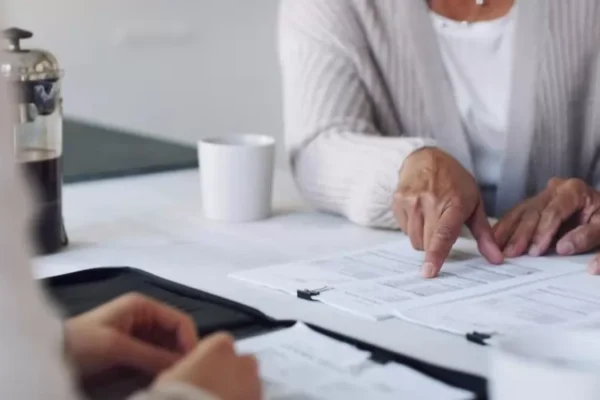 Българите демонстрират активност в управлението на своите пенсионни средства: Над 340 000 са сменили своят пенсионен фонд