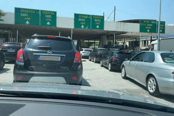 За пътуващите към Гърция: Въвеждат се нови пътни такси на редица отсечки