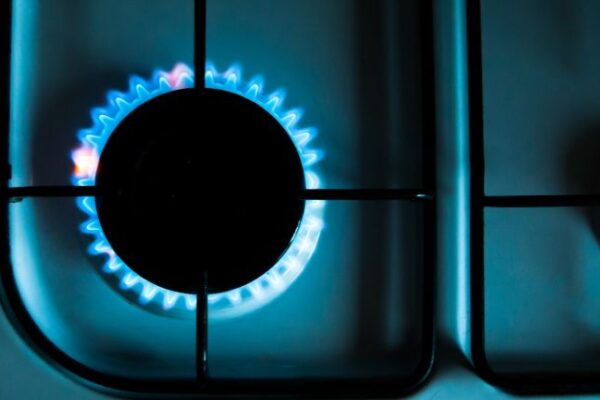 Намаление на цената на природния газ в май: Информация от “Булгаргаз” и очаквания от КЕВР