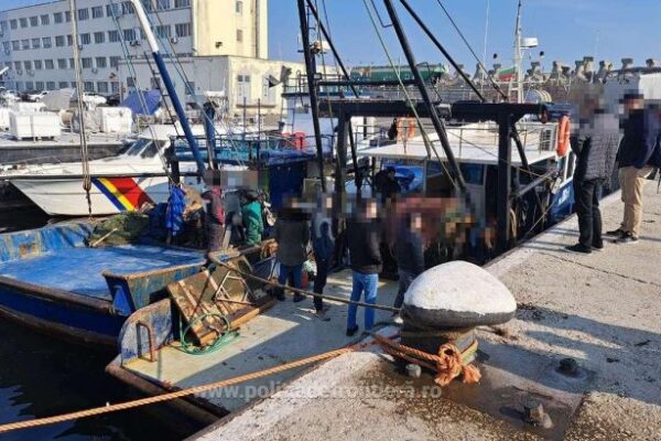 Още два български риболовни кораба бяха освободени от пристанище в Румъния