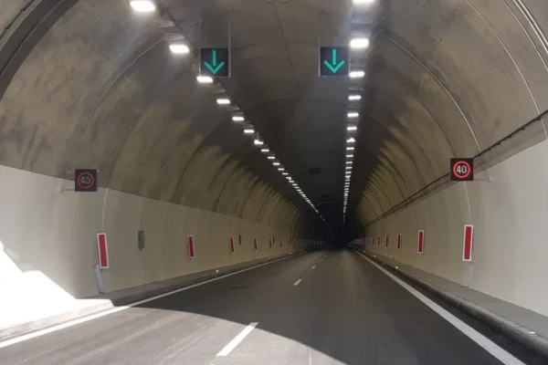 Ограничено е движение в тунела “Мало Бучино” на АМ “Струма” 