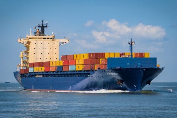 Поради напрежението в Червено море очаква се съкращение на контейнерните превози