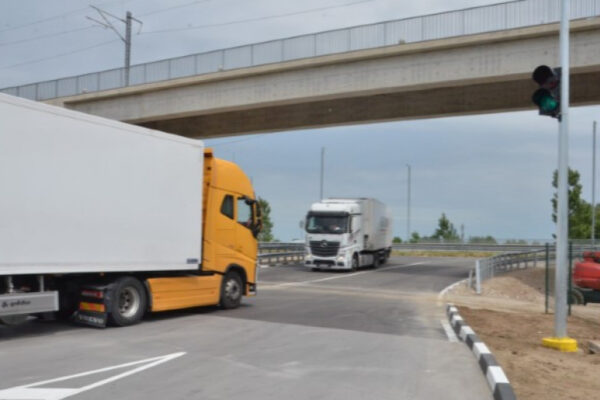 България и Румъния осигуриха “зелен коридор” през Дунав мост 2 за камиони с тези стоки