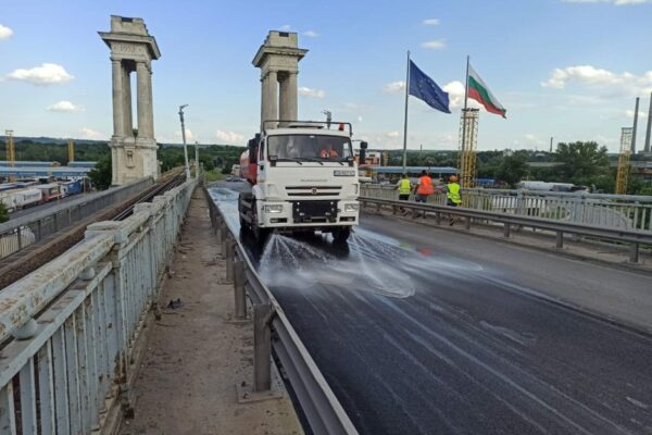 Дунав мост при Русе отново е отворен за движение след авариен ремонт