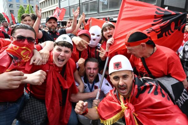 Преброяване в Албания: 7057 души се обявяват за българи сред намаляващото население.