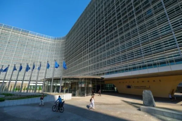 ЕК съди България за неизпълнение на директиви и ограничения в социалните услуги