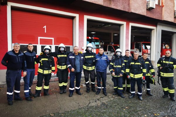 Екипи на Пожарна безопасност овладяха трите пожара в Пловдивско.