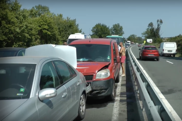 Катастрофа край Ямбол с нелегални мигранти: Десет пострадали, един в тежко състояние.