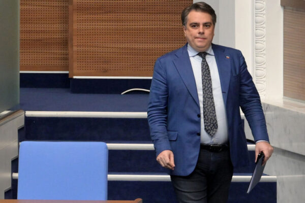50-тото Народно събрание няма да успее да формира стабилно правителство, прогнозира Асен Василев