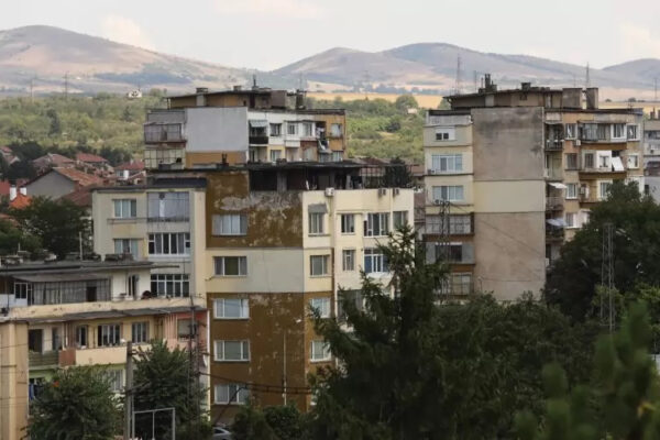 “СЕ Борднетце-България” затваря завода си в Мездра и съкращава персонал в Карнобат.