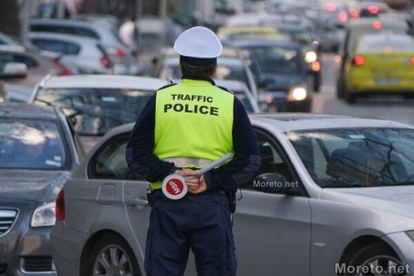 Във Варна временно ограничават движението по улиците около стадион „Спартак“  