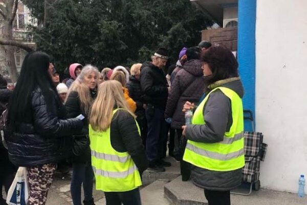 Във Варна пак удължават работното време на централния офис за издаване на транспортни документи през уикенда