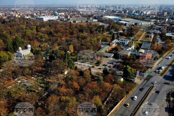 Допълнителен градски транспорт и мерки за реда по време на Задушница в София.