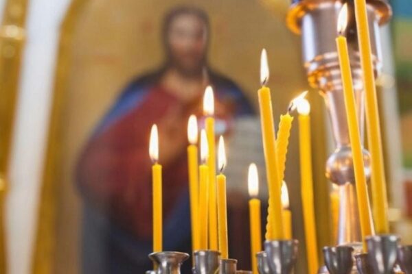 Черешова задушница: Традиции и значение на деня за почит към починалите.