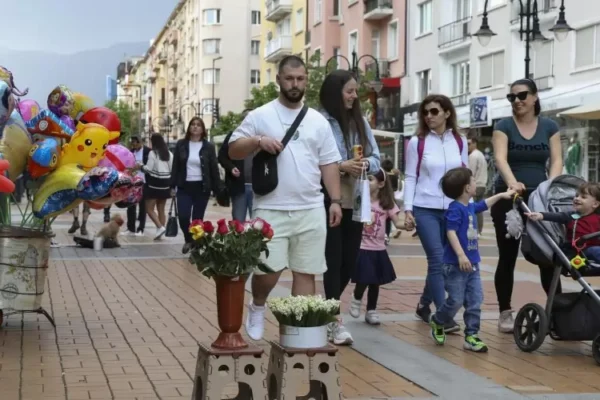 Още една изгубена година: Планът за демографска политика на България разочарова с кухи обещания