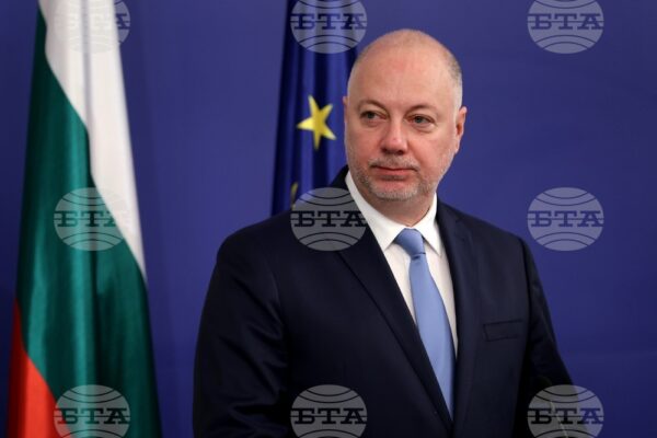 Росен Желязков ще открие национална дискусия за ефектите от еврозоната.