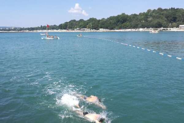 Морската вода във Варна е безопасна за участниците в маратона Галата – Варна