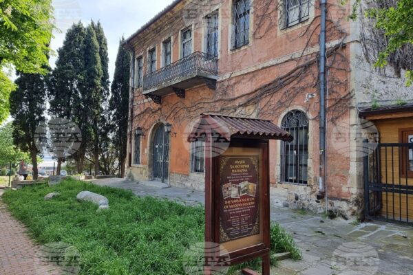 „Кино в музея“: Музеят за нова история на Варна представя класическия филм „20 000 левги под водата“.