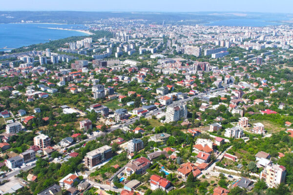 Варна води по заетост в страната, но се задълбочава неравенството между половете на трудовия пазар