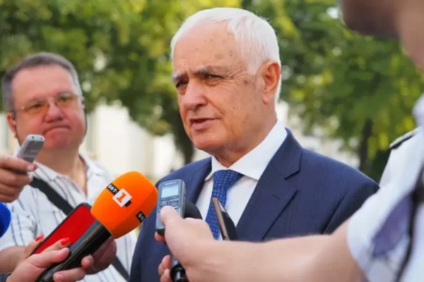 Военният министър Атанас Запрянов: Неочакван наплив на кандидати за армията и нови перспективи за модернизация.