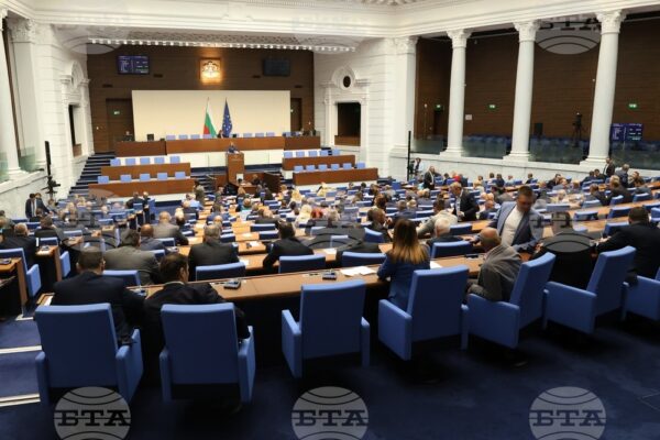 Избор на омбудсман на България: Народното събрание гласува шест кандидатури.
