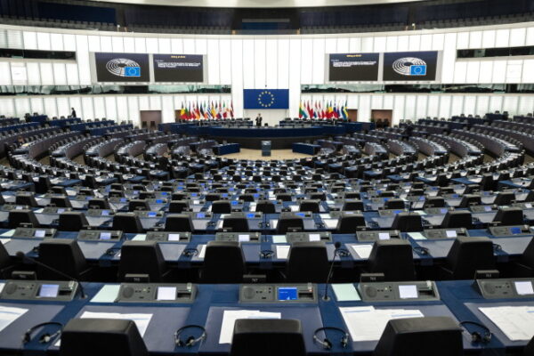 Европарламентът подкрепи България за влизане в еврозоната от 2026 г.