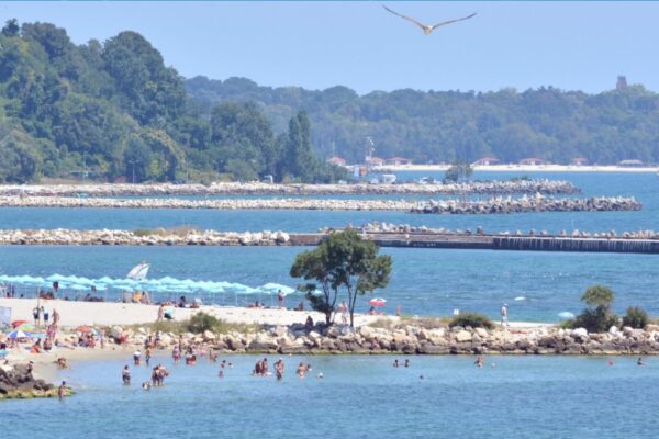Морската вода край Варна с отлични показатели – безопасна за къпане