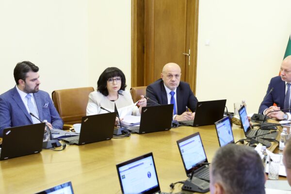 Извънреден дивидент от 900 млн. лв. ще закърпи дупката в държавната хазна: БЕХ, ДКК и Терем Холдинг с авансови плащания.