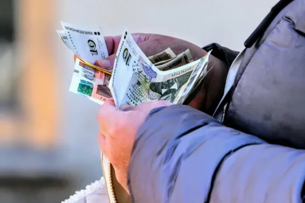 Таванът на пенсиите ограничи доходите на над 4500 пенсионери