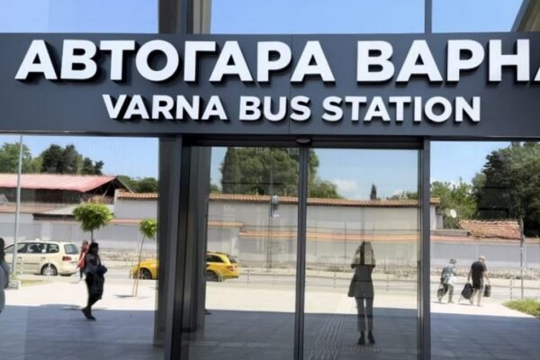 Удължиха безплатния престой на паркинг до автогарата във Варна