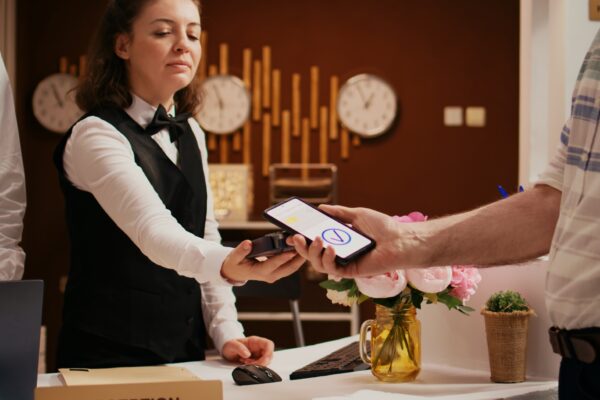 Хотели в Европа съдят Booking.com за милиарди евро обезщетение заради фиксирани цени.