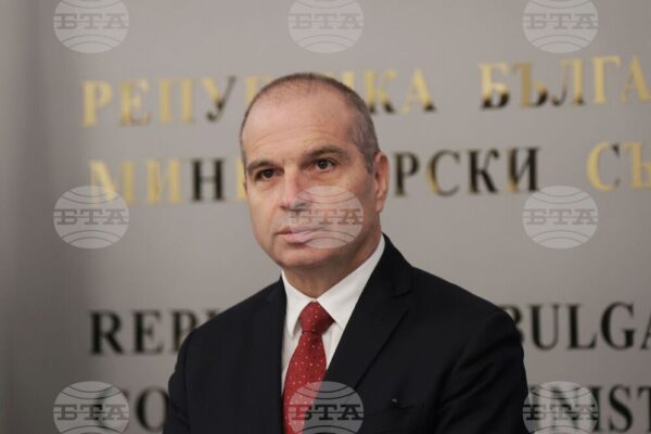 Гроздан Караджов ще посети пристанище Варна и ще участва в годишната среща на местните власти в Албена.