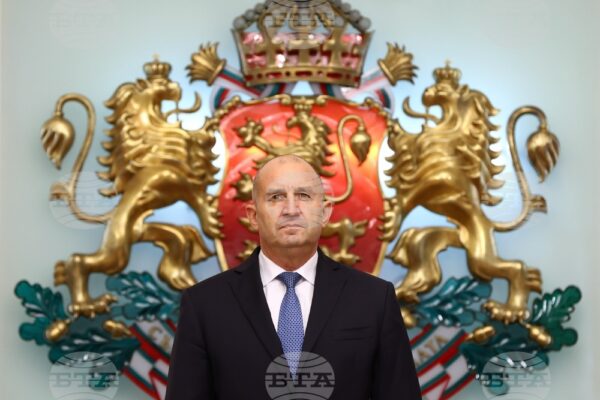 Президентът Радев ще удостои изявени културни дейци с Почетния знак на президента в навечерието на Деня на народните будители.