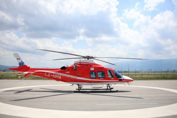 Четвъртият медицински хеликоптер кацна у нас – базират го в Долна Митрополия
