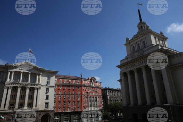 Партньорите в коалицията обсъждат бъдещето на управлението.