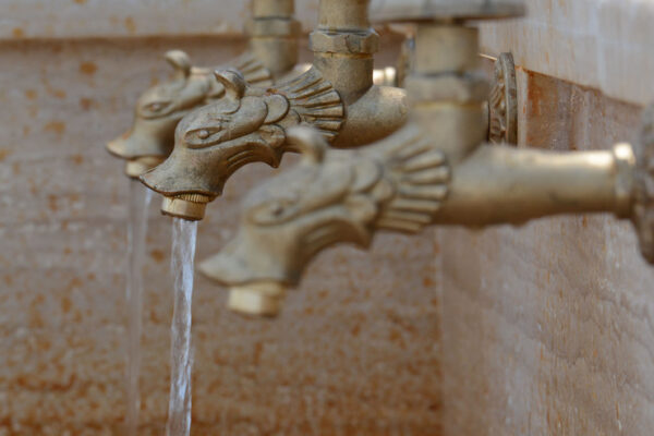 Проверка на питейната вода във Варненско: пет чешми с отклонения от нормите