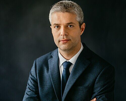 Прокуратурата обявява нови обвинения срещу кмета на Варна Благомир Коцев.