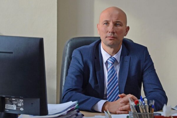 Общински съветници от “Продължаваме промяната” остават в ареста по обвинения за корупция.