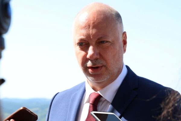 Хибридни заплахи и политическа нестабилност: Премиерът Желязков и лидерите на партии обсъждат руското влияние в България.