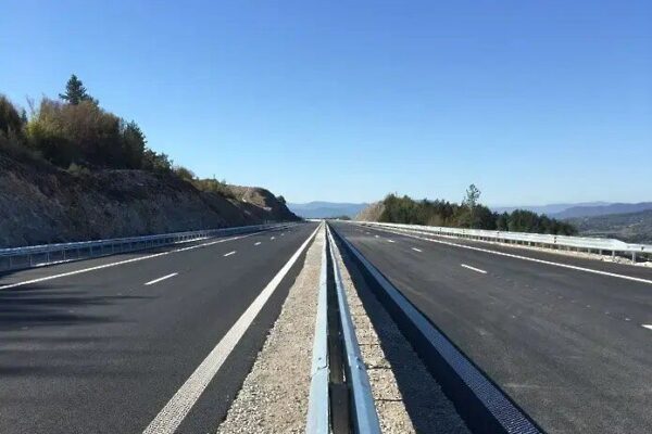 Откриването на нов участък от АМ „Хемус“ ще улесни пътуването към Плевен и Русе.