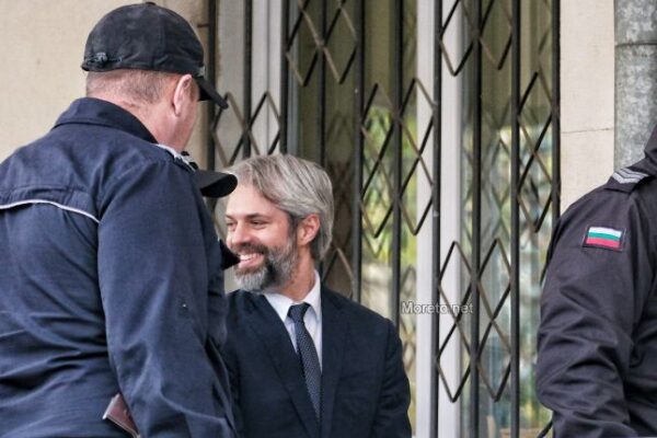 Събраха 200 хил. лева за паричната гаранция на кмета на Варна Благомир Коцев.