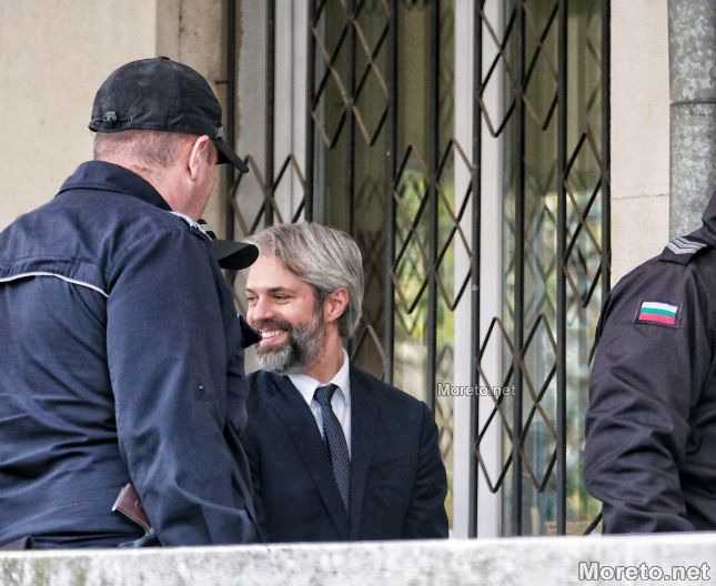 Събраха 200 хил. лева за паричната гаранция на кмета на Варна Благомир Коцев.