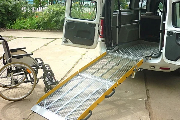 Варна ще разшири транспорта за хора с увреждания с още два специализирани микробуса