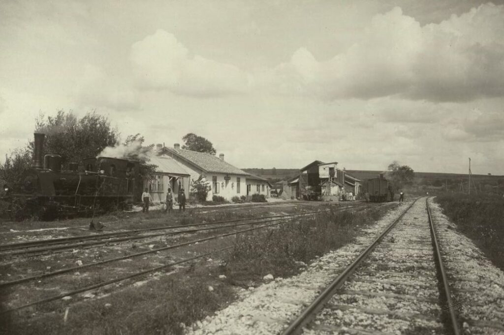 История и развитие на село Езерово: От Малък Аладън до днес.