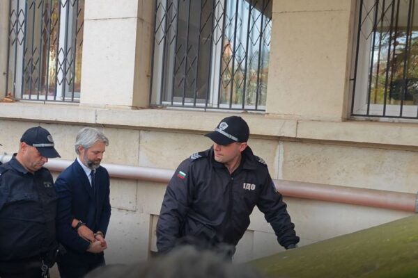 Варненският съд разглежда искането за промяна на мярката на кмета Коцев