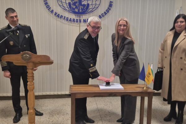 „Български пощи“ представиха марка, посветена на мисията на кораба „Св. св. Кирил и Методий“